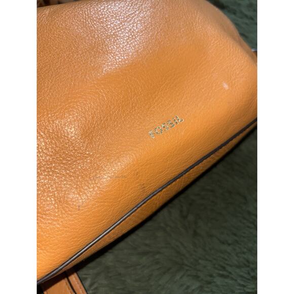 Fossil Parker style woman's brown leather backpack with key charm everyday bag - Picture 5 of 16